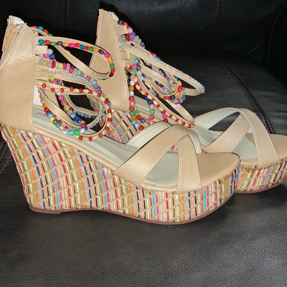 Women’s Colorful Woven Wedge Sandals - Picture 4 of 7